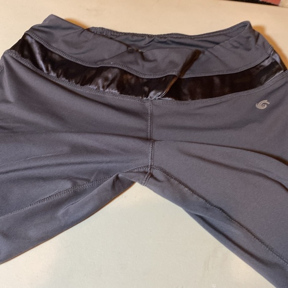 In motion of New York and company athlete pants. - Picture 8 of 8